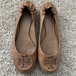 Tory Burch Reva flats in Camel leather Size 8M